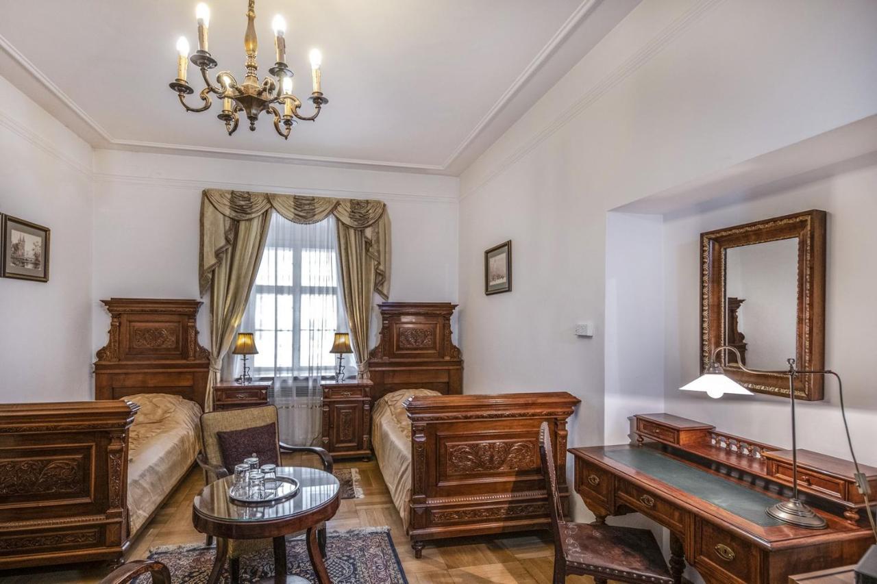 Academy Pension Budapest Ngoại thất bức ảnh